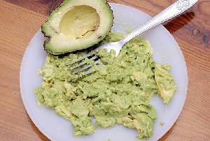 Preparacin de aguacate para guacamole 