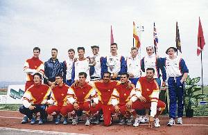 Encuentro Internacional de Pruebas Combinadas Espaa-Inglaterra, en Alhama (1991). Imagen tomada tras el lanzamiento de peso donde Pealver alcanz los 17,32 metros, superando el rcord del momento