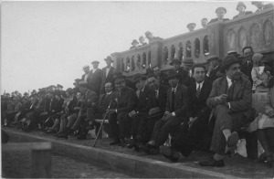 Los aficionados en el palco