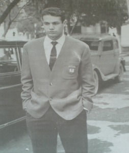 El jugador Peinado con el uniforme oficial del club