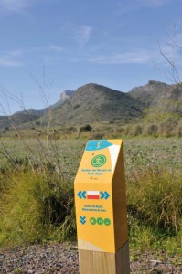 Los pilones informativos se distribuyen por todo el Parque