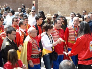 Pasacalles  y traca de fuegos artificiales 