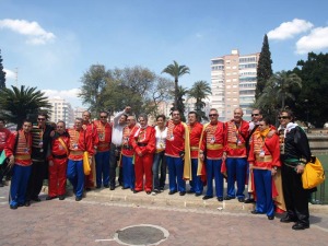 Pasacalles  y traca de fuegos artificiales 