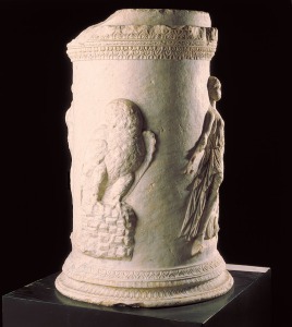 Ara de la lechuza (Minerva). Comienzos del siglo I. Museo Arqueol�gico Municipal de Cartagena. Murcia