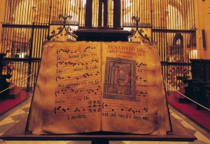 Exposici�n Huellas. 2002. Libro coral