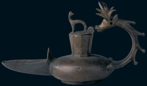 Candil. Siglo X. Museo de Albacete. Museo parroquial de Li�tor