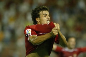 Pedro Len celebra un gol con la camiseta grana