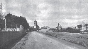 Vista de la iglesia de Torre Pacheco desde la carretera de La Palma. A�o 1935