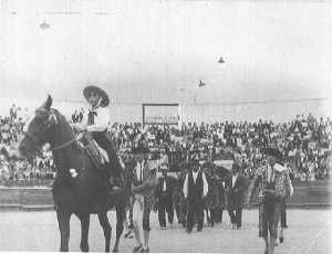 La plaza de toros en 1933.