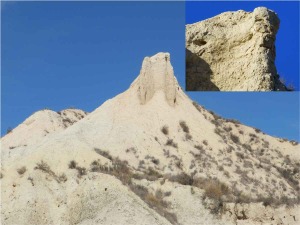 La entrada al Barranco del Infierno est custodiada por una esfinge, que parece una calavera, esculpida en margas marinas