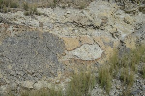 Detalle de las intercalaciones de piroclastos  y lava