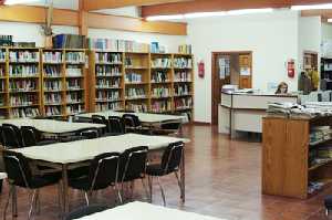 Interior de la biblioteca de Molina De Segura