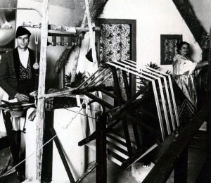 La seda. Torno de hilar seda. Archivo fotogr�fico Felipe Gonz�lez Mar�n