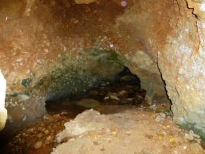 Mina de agua que facilita salida de uno de los varios manantiales que tiene este hmedo entrono de Benizar