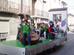 Carrozas durante las Fiestas de Bullas