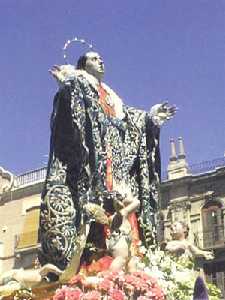 La Dolorosa por la Cofrada de Jess Nazareno en el Viernes Santo