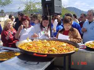 !QU BUENA PINTA TIENE!-Moros y Cristianos-Convivencia festera marzo 2005