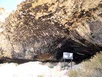 Acceso a la Cueva Negra