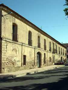 Vista de la Fachada de la Casa de las Caballerizas en Librilla