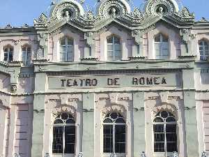 El Teatro