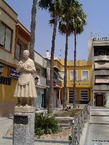 Escultura a la Mujer