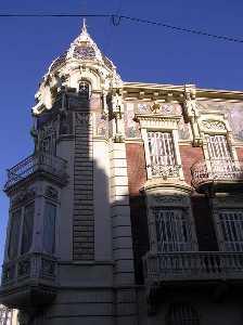 Fachada del Palacio de Aguirre