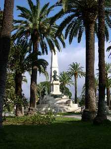 Plaza del Ayuntamiento y Hroes de Cavite