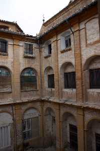 El Claustro en Detalle 