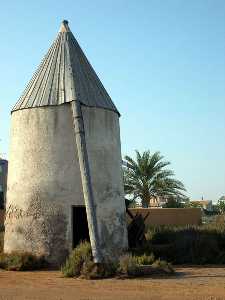 Fachada del Molino [Molino de Pudrimel de La Manga del Mar Menor]