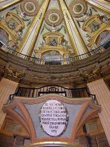 Inscripci�n en la parte inferior del Balc�n