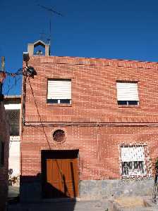 Fachada de Construcciones Contiguas [Ermita de Burgos de Nonduermas]