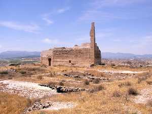 Aljibes y Edificio [Castillo de Alcal]