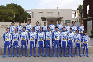 Pedro Luis Castillo, en primera fila y cuarto por la izquierda, en la filas del 3 Molinos Resort Murcia Tur�stica