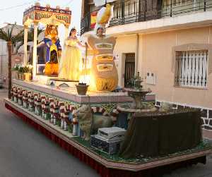 Carroza con motivos de la Alhambra