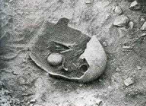 Enterramiento en urna con ajuar de La Bastida [La Bastida de Totana]