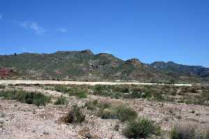 Vista de la pista de entrenamiento militar en desuso