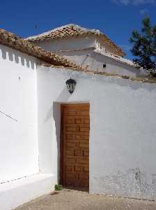 Puerta lateral de la Ermita de San Antonio