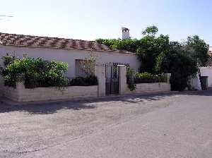 Antigua casa con porche[Pozo Higuera]