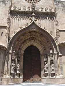 Puerta de los Apstoles 