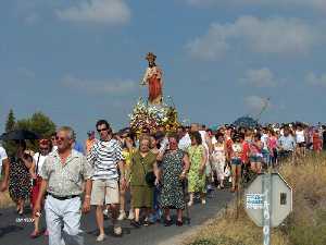 Procesin en la ermita de la Roca