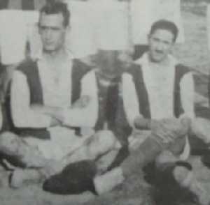 Desiderio Cuartero, delantero del Murcia junto a Enrique de la Plaza