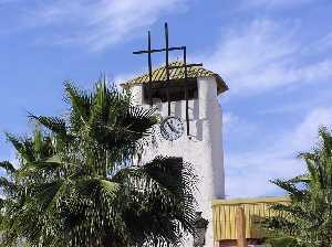 Caracterstico campanario de la iglesia 