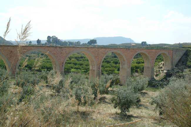 Puente sobre el ro Mula