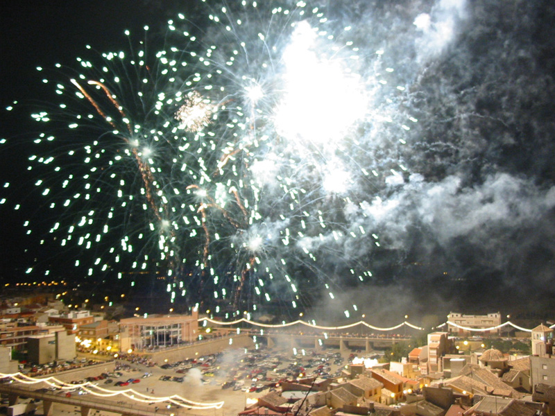 Castillo de fuegos en Puerto Lumbreras